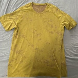Lululemon Olive Green Active T-shirt. Large.